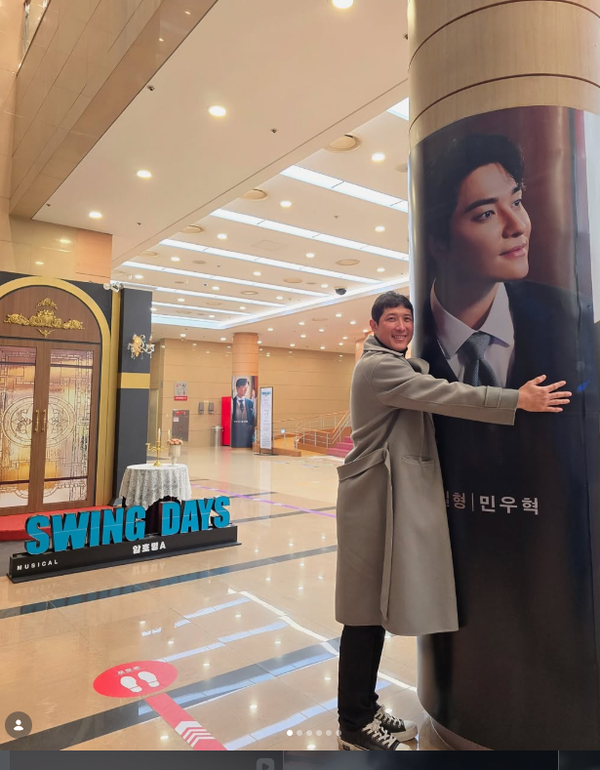 Mantan Pemain Baseball Korea Hwang Jae-gyun Memulai Karier Baru sebagai YouTuber dengan Channel ‘Illuhwang’ 18㎏ 뺀 황재균 이번엔 유튜버 변신…‘일루황으로 방송인 2막 본격화.png