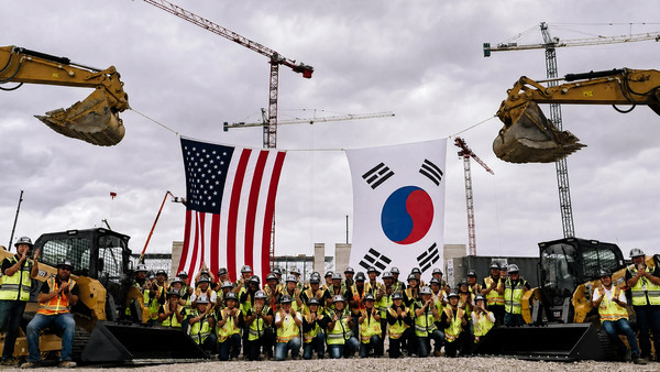 Home sk하이닉스 美 인디애나에 hbm 생산거점 착공…2029년 ‘메이드 인 usa 양산.jpg